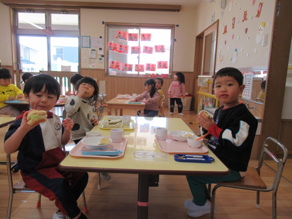 ちゅー②　おたのしみ給食