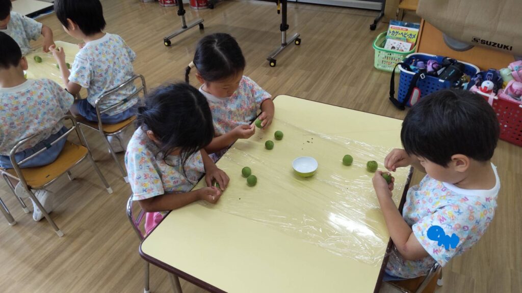 うめほじほじ　梅組